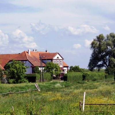 lwowiec-stork-village-with a-gothic-church