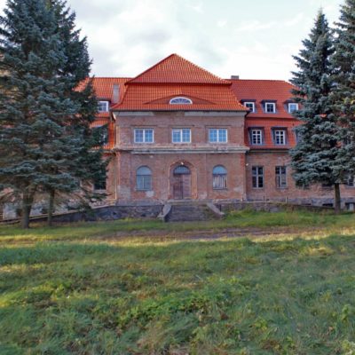 okowizna-20th-century-palace