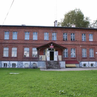 skomack-wielki-school-in-a-former-manor-house-and-stone-built-warehouse